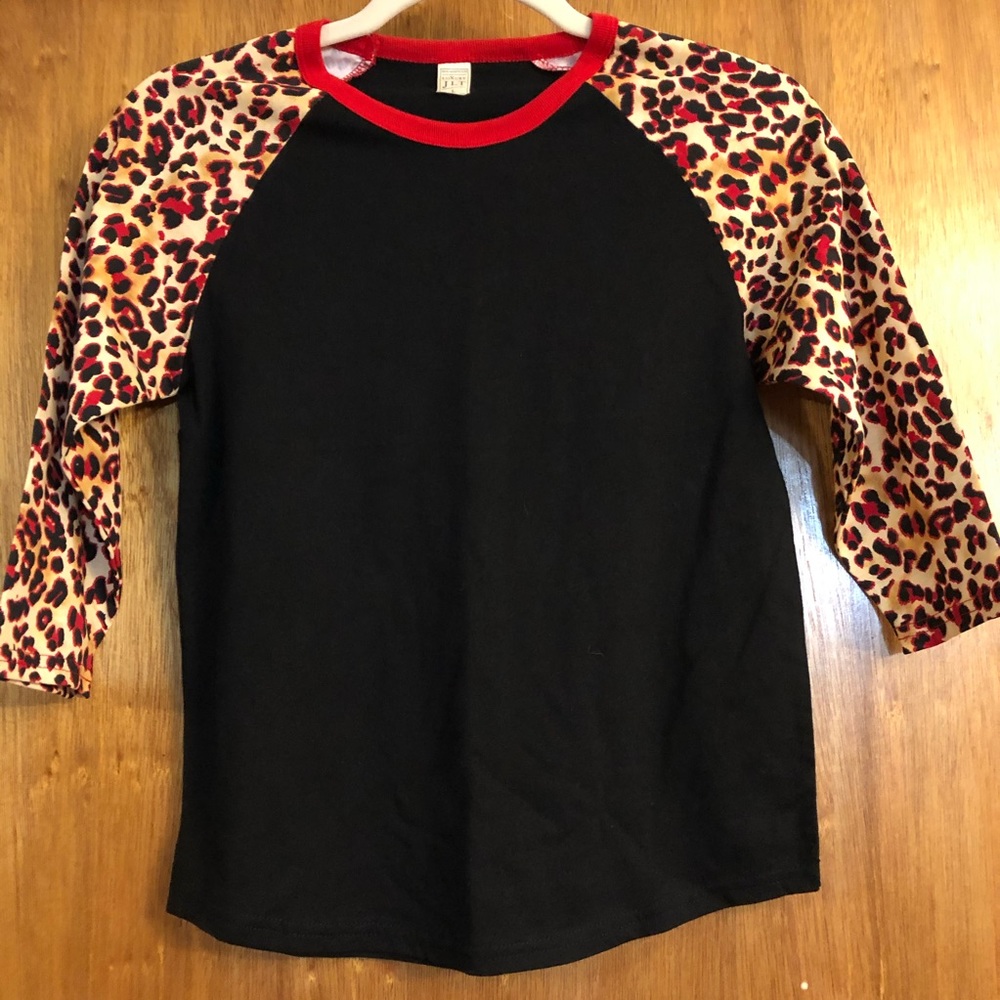 Cheetah Sleeve Raglan Youth Large